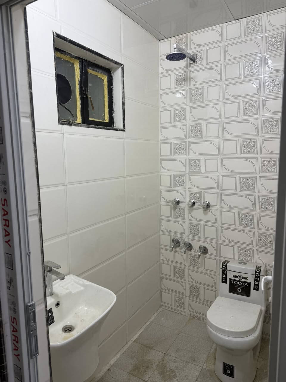 للإيجار مشتمل مساحة٧٢ م بناء حديث يحتوي على
ط١/ أستقبال + حولي مطبخ + غرفة نوم + صحيات 

ط٢/ غرفتين نوم + صحيات + بيتونة + صحيات خارجية 

العنوان / الشعب سوق شلال خلف مكوى الخضراء

للأستفسار الاتصال *********** مكتب الكرار للعقار
