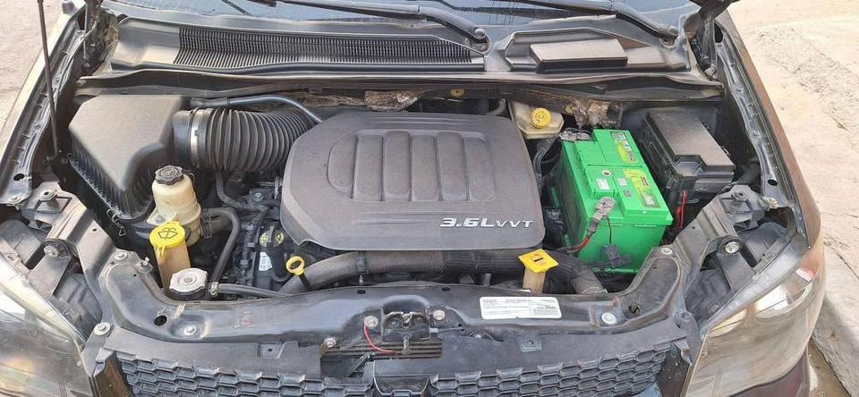 السلام عليكم شباب مرخصت الادمن دوج كرفان موديل 16 أجره للبيع ماشيه 172 حقيقي سياره نظيفه مال بيت ماعندي خط بيها موظف اني السعر 140 وبيها مجال اتصال وت ساب ***********
