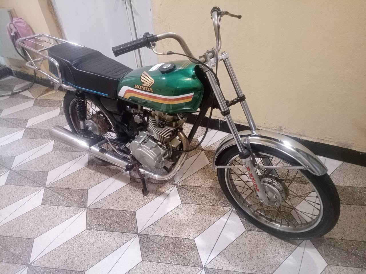 كلك ادوات دراجه جيس مكينه تاكل الكاع نضيفه كلش 450 بيهه مجال قليل كلش ***********
