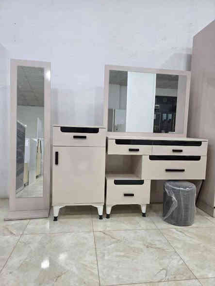 غرفة نوم 9 قطع جديد بالكرتون بسعر 675 دولار
⛔تفاصيل الغرفة:
•كنتور 6 باب جام شفاف مع جكامج  قياس 240×210×56
•تخت قياس 200 × 180
•ميز تواليت 165 × 105
------------
#معرض_جودي_بدهوك
⛔مالطا خاری-فرعی ئکی به ری سیناعی- به مبه ری مه دره سه (مالتاژئری)
تليفون / واتس اب / فايبر // *********** //
📍العنون : 
دهوك - اول فرع قبل صناعة تصليح سيارات بمالطا - مقابل مدرسة الابتدائية(مالطا القديم- كونديه مالطا)- قريب من مطعم مالطا(خارنگه ها مالتا)
#غرفة_نوم #اثاث_منزلي #موصل #خزائن_ملابس #duhoki دهوك
