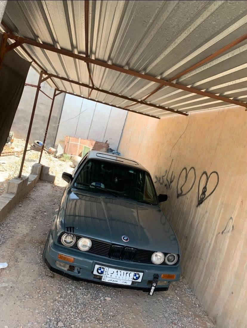 BMW
زەعرا  مۆدێل. ١٩٩١ 
مەکینە ٥٢٥. فەل 
قفڵ ئەکسل بیلاد 
کوشن و جام کارەبا 
سەیارەکە رەقەم بەغداد  
سەنەوی سەوز تا ٢٠١٨ تازەکراوەتەوە 
گێڕو مەکینە بەشەرت بێ سەرف بێ بوخار 
بەبێ کێشە یە سەیارەکە ماڵی کەس نیە جایزە

ژ.م ***********
