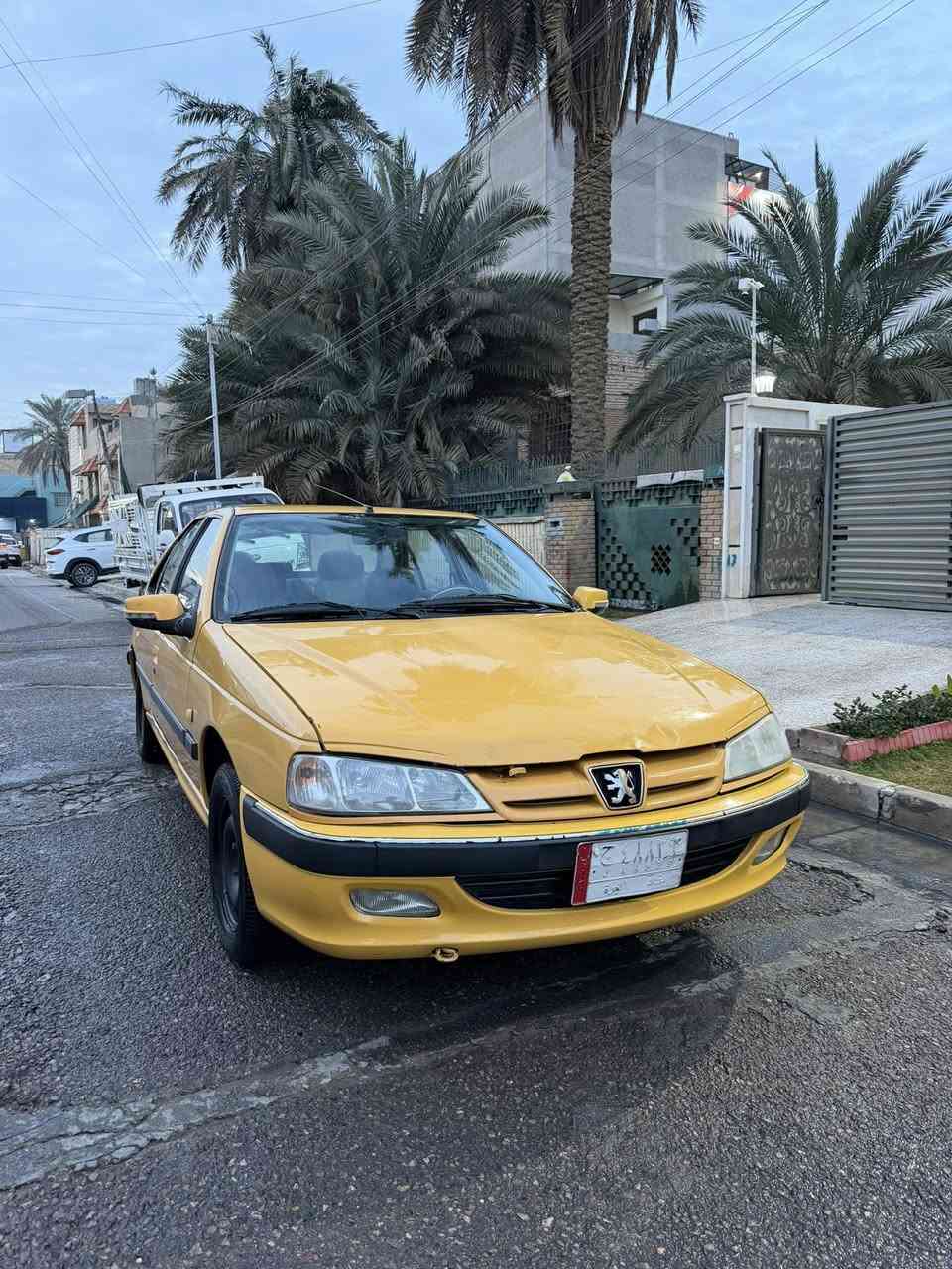 السلام عليكم
بيجو بارص مديل. 2015 مكفول من صبغ. 
بيها جاملغ امبدل فقط القديم موجود.  السياره نضيفه استخدام شخصي مكينه كير صدر تايرات خير من الله 
باسمي تحويل ثاني يوم 
رايدها 49وبيها مجال بسيط 
وهذا رقمي 
***********
