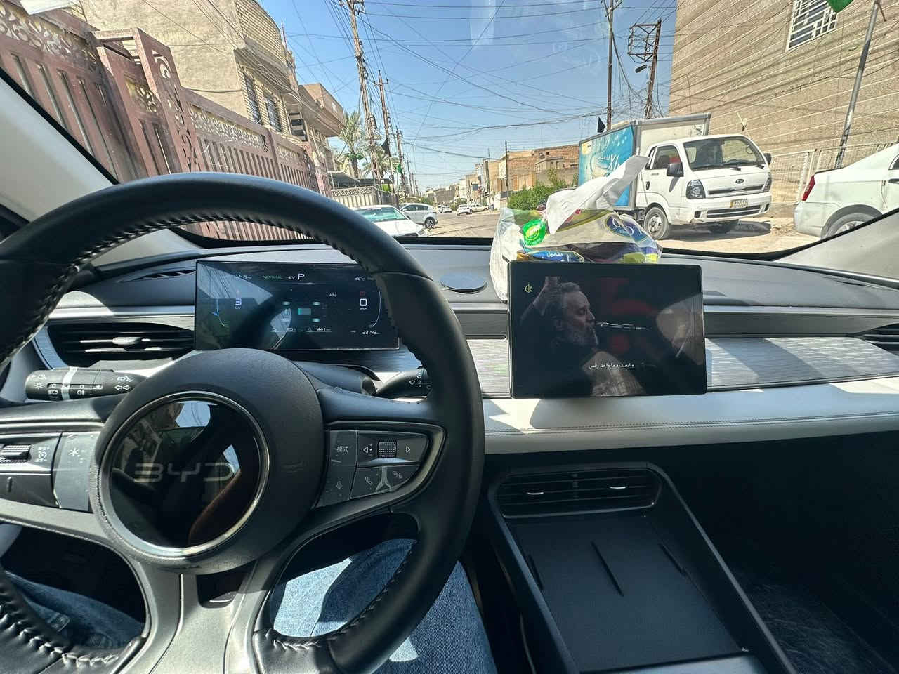السلام عليكم
BYD Cl 5 للبيع

موديل 2025

الممشى الكلي 23

مواصفات السيارة 

داخل ابيض

اضواء ترحيب led

اشاير بالمري

كامرة خلفية و حساس خلفي

السيارة كفالة من البارد والتكحيل

سبير مشتري وياها 

حوضيات كامله حتى الصندوك 

معرب الشاشه يوتيوب وعرض لعبات 

السعر :19 مليون بيها مجال بسيط السيارة رقم بغداد بأسمي .

العنوان بغداد.حي العامل 

استفسار اكثر ***********

واتس اب متوفر
