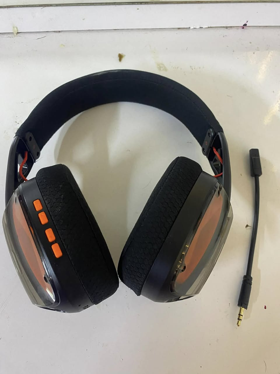 السلام عليكم
🔊 سماعة XO Wireless أصلية
الموديل: XO-BE46
✅ بلوتوث 5.3 – اتصال ثابت وسريع
🎧 ستيريو – صوت واضح ونقي
🎤 بيها مايك – تنفع مكالمات وألعاب
🔋 بطارية قوية 600mAh
⏱️ وقت تشغيل يوصل لحد 36 ساعة
🛡️ ضمان 8 أشهر
👂 مريحة على الأذن وتناسب الاستخدام الطويل
تشتغل ويه: الموبايل 📱، البلايستيشن 🎮، اللابتوب 💻
الحالة: جديدة بالكرتون
💰 السعر: (35)
📩 للجادين مراسلة خاص


**إذا كنت صاحب هذا الإعلان وتريد حذفه لأي سبب، رجاءا أرسل رسالة إلى الدعم الفني**