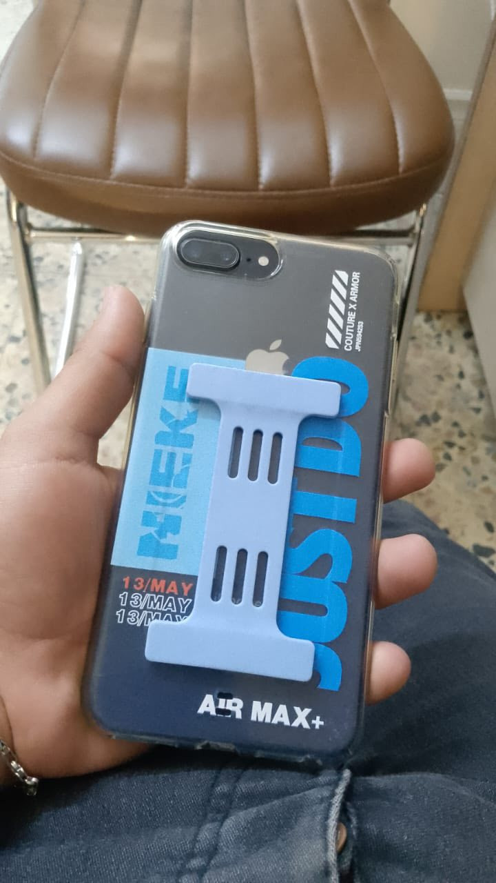 ايفون 8 بلس ذاكره 64 مابي اي عطل ولا مفتوح ولا مصلح . حالة البطارية 77
بدون ملحقات 
120 الف 
رقم الهاتف ***********
