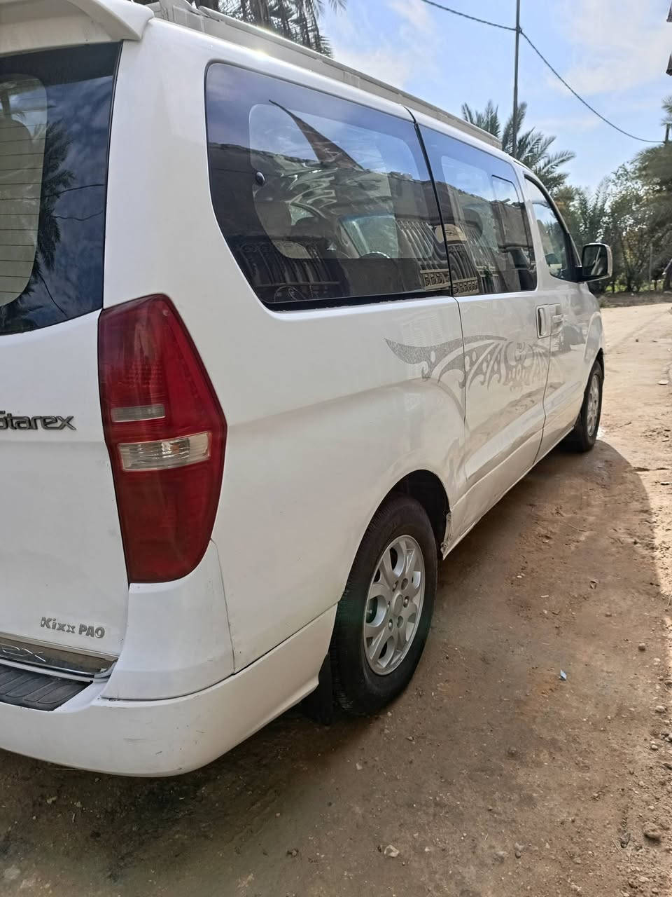 السلام عليكم ستاركس2009مفتوح
بيها جاملغ خلفي من الكنر والجوه صبغ موضح بصوره 
والباقي كفاله عامه 
مكينه وكير صار يومين من شديتهن  
حداديه نضيفه تبريد شغال سياره جاهزه ماناقصه كلشي 
العنوان دوانيه دغاره 
***********((‏‪***********‬‏رقم نكليزي تحويل ثاني يوم مصفره من كلشي
