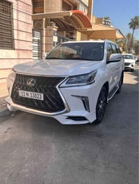 لكزس 2018 خليجي ماشيه ٩٧٠٠٠ بيها بارد قليل جدا وركن دعاميه خلفي صبغ رق...