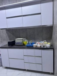 كاونتر + ملحق للبيع   بي كسر بلملحق اثناء التعليك  باقي نظيف ومابي شي ...