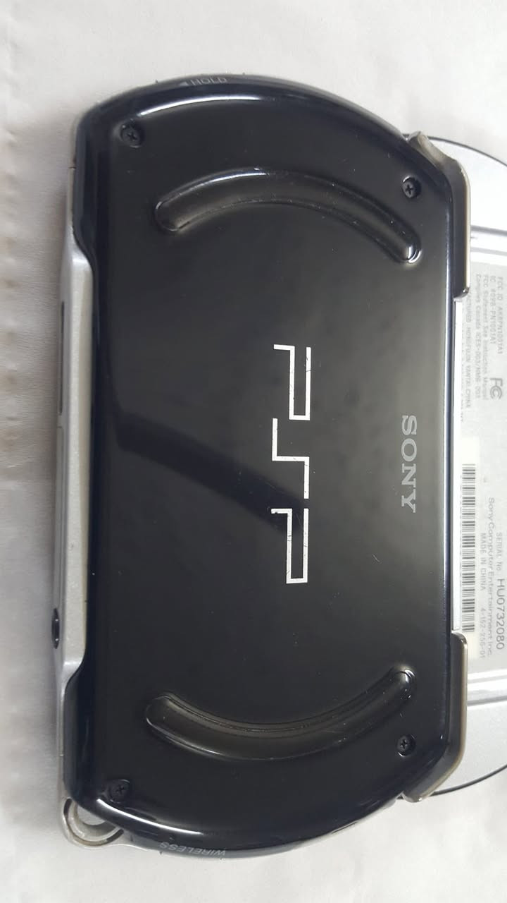 جهاز شغال كامل ملحقاته موضح بل صور صوت ما كو بس من الهيدفون اكو صوت سعر ١١٠  شراي اتصل عل رقم  *********** او ماسنجر او واتساب بغداد زيونه ما جاوب تعليق شراي اتصل وتدلل
