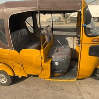 سلام وعليكم تكتك للبيع موديل 21 نضيفه تكتك مابيهه شي بس جاي تنقص دهن م...