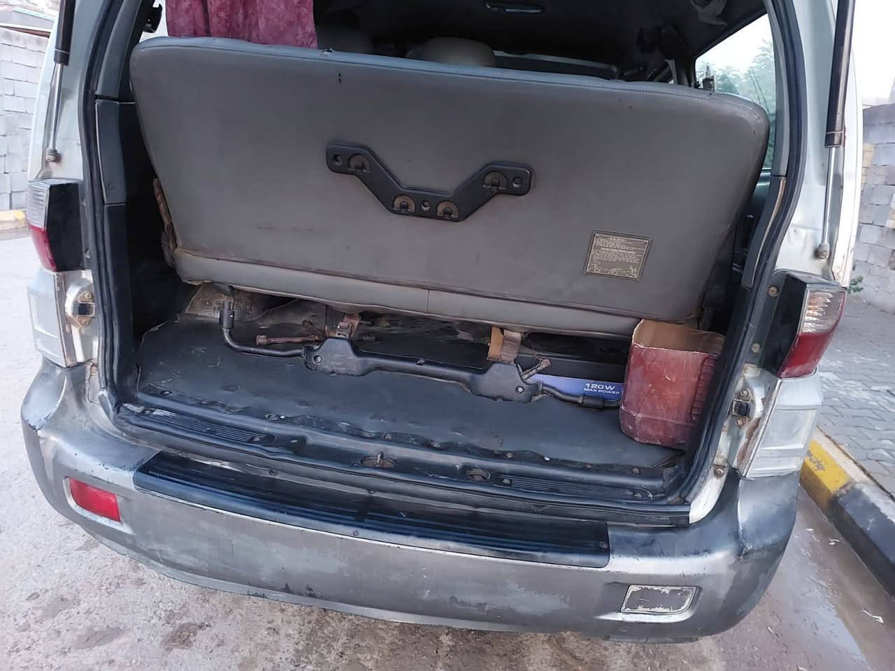 ستاركس ٢٠٠٧
سياره خير من الله ومعمره جديد
منظومه تبريد كامله جديده
شاشه وكاميرا ومضخم صوت 
باتري وسلف وبلكات  كله شد جديد
تايرات  جدد 
سياره نكره وحده  وكامله للاخير 

ضرر فقط اشبر بالبك لايت معجون 
وشاصي بيها خياس صفحه  الجوا السايق 
وبيها بخار
مكلف للنشر 
رقم صاحب السياره‏‪***********‬‏
