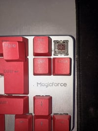 للبيع كيبورد ميكانيكي حجم 68 من شركة magicforce سعره 30 توصيل موجود  ا...