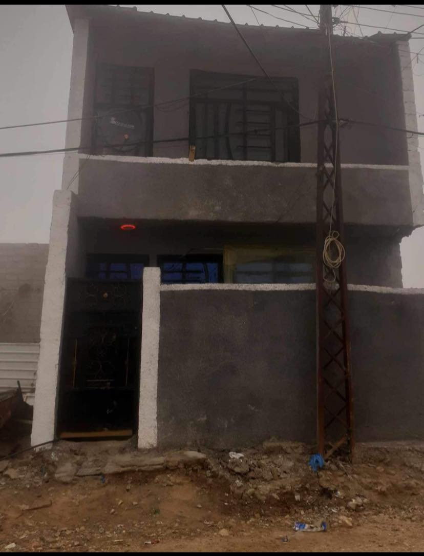 مشتمل 50 متر للبيع العنوان حسينية المسقط قرب مدرسة امرلي تبليط مجاري كامل سعرة 35 مليون طابو صرف ثاني يوم تفتح بيان مستعجل ***********
