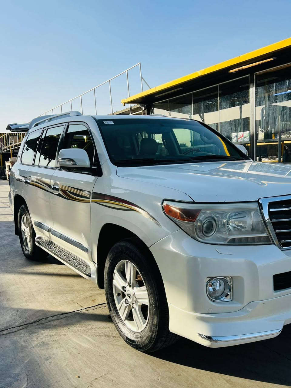 لاندكروز 2012  فول مواصفات 
ماشيه 246 فول مواصفات 6 سلندر 
بصمه تشغيل 
بصمه ابواب 
شاشه 
خمس كامرات
داخل جلد 
فتحه سقف 
اشاير بلمري 
ويل كب 
مقاعد كهرباء
6 سلندر 
لد خلفي 
ثلاجة 

أي استفسار
***********2

مكان بغداد بسماية
