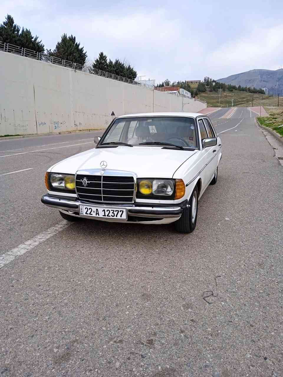 مارسيدس 230E موديل 1984 ته بريد .اتوماتيك سعر 60 ،
***********
