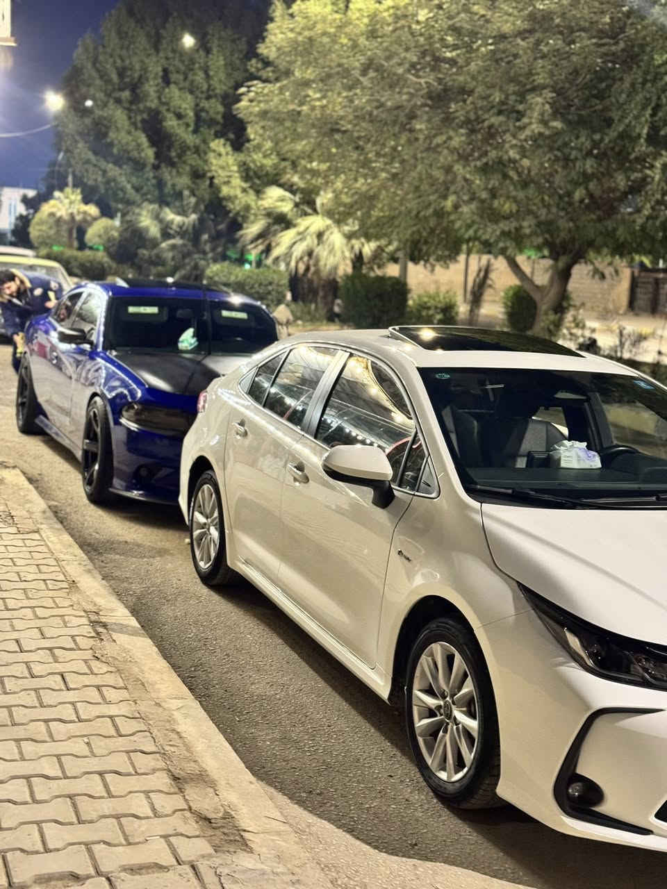 سلام عليكم
كورلا هايبرد 2024 
السياره استخدام شخصي
ممشى 38km
السياره بيها الباب بارد والجاملغ الخلفي وكم ملاحضه
مكان السياره بابل مركز
***********
