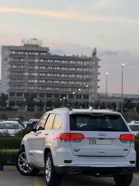 جراند شيروكي سوميت • ٢٠٢١ • ٦١٠٠٠ كم