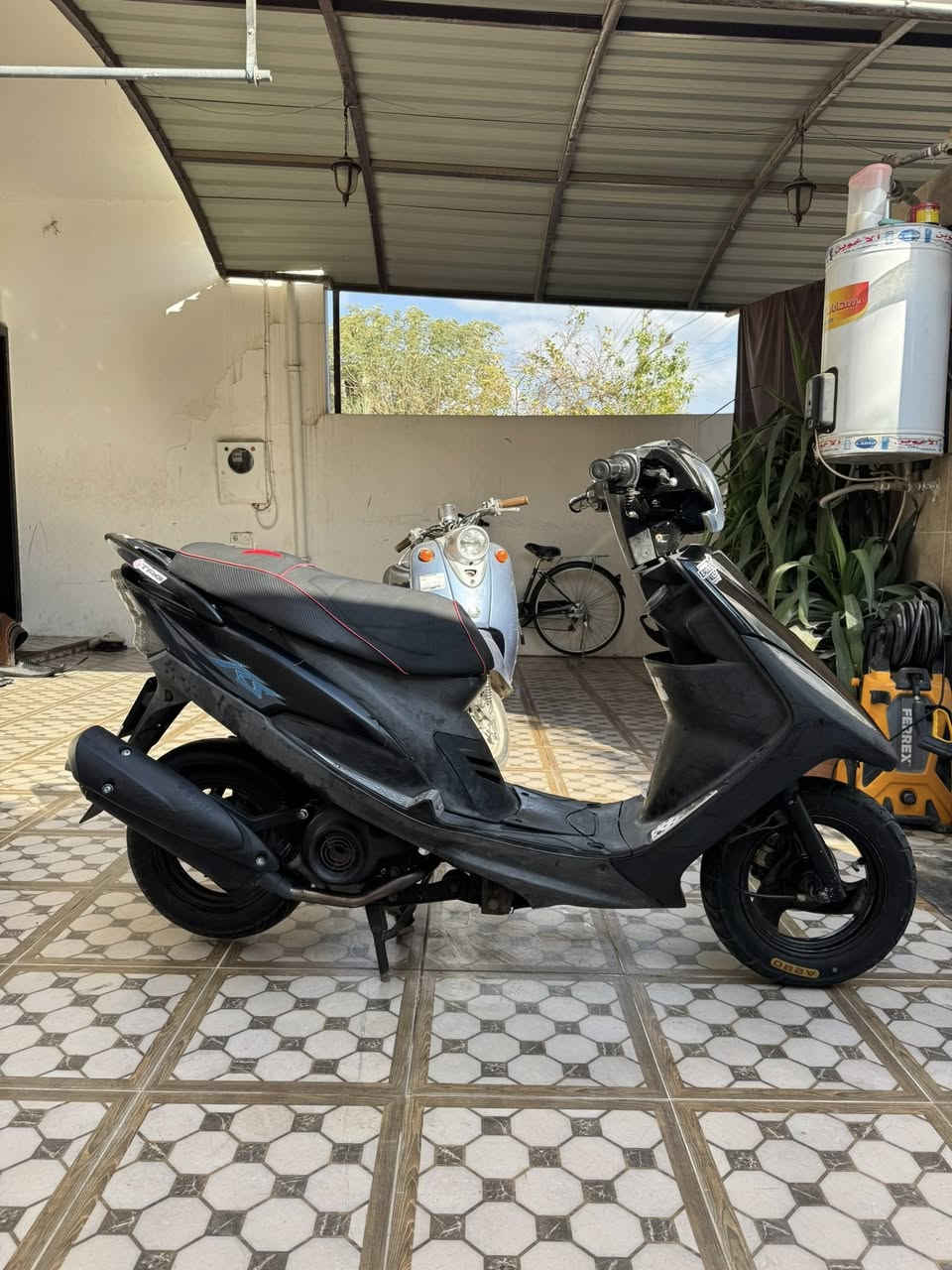 سلام عليكم ماكس عدله للبيع الدراجه كلش نظيفه كهربائيات كله شغال رباعي ولايت زينون     صالنصه fm و البلادي موجود كابريتر سلف بلاد و محرك مفتوح بس ولف و بستم مبدل كور و بوشه بلاد اي شي ثاني مامبدل بل مكينه تجي تفحص و تاخذ  مكاني كركوك السعر ٧٢٥ وبي مجال الرقم ***********
