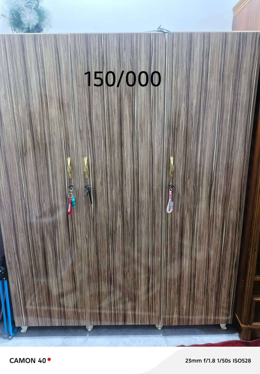 كناتير عدد 3 وجربايه للبيع والسعر مكتوب ع الصور 
مكانهن بعقوبة المفرق لشراي يتصل ‏‪***********‬‏
