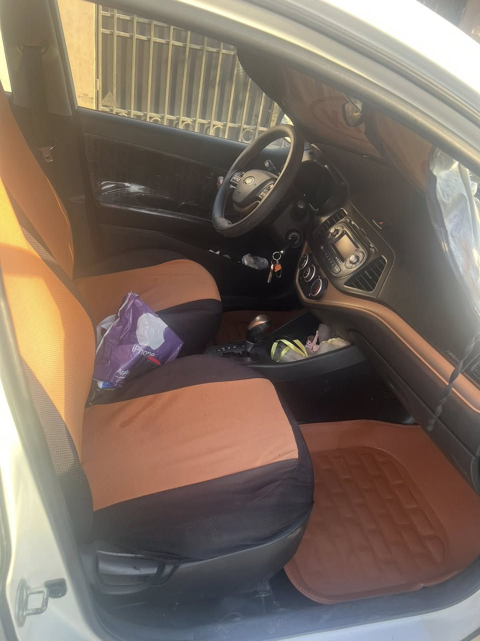 السلام عليكم كيه بيكانتو موديل 2014 رقم سليمانيه باسمي لوان ابيض تحول مباشر خليجي مابيه صبغ بس دعاميه اماميه مصبوغه بيه شويه بارد محرك 1400 مرغوب العنوان كركوك سعر 85وبيه مجال للطيبين فقط بيع مواصفات تحكمات ستيرن نظام يكو *********** عنده ستفسار يجي خاص او واتساب
