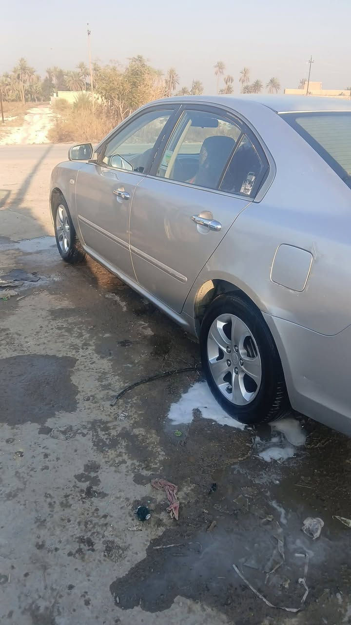 ابتيمه لبيع مديل 2009 خليجيه سياره نضيفه وحلوه احسن من بصوره بيه بارد صبعين فقط تبريد 🥶 تخم تاير حداديه وره وكدام قبل شهر تديته نفض بس تدفه ملغيه  مكان سياره الدوانيه شاميه ثاني يوم تحويل  وهاذه رقم مبيل *********** 
سعر133 بيه مجال  بصيط
