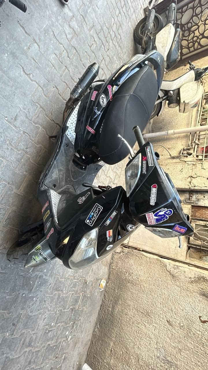 سلام عليكم
سكنز فحل للبيع او مراوس
كابريتر رياضي
كلجات رياضي 
صلنصه رياضي
المكينه بلاديه
كهربائيات شغاله نكره سلف بكل وقت 
مكينه خير من الله شلعه معدل تشك الكاع
السعر 575 وبيه مجال مكانه بغداد الاعظميه
واتس ورقم***********
