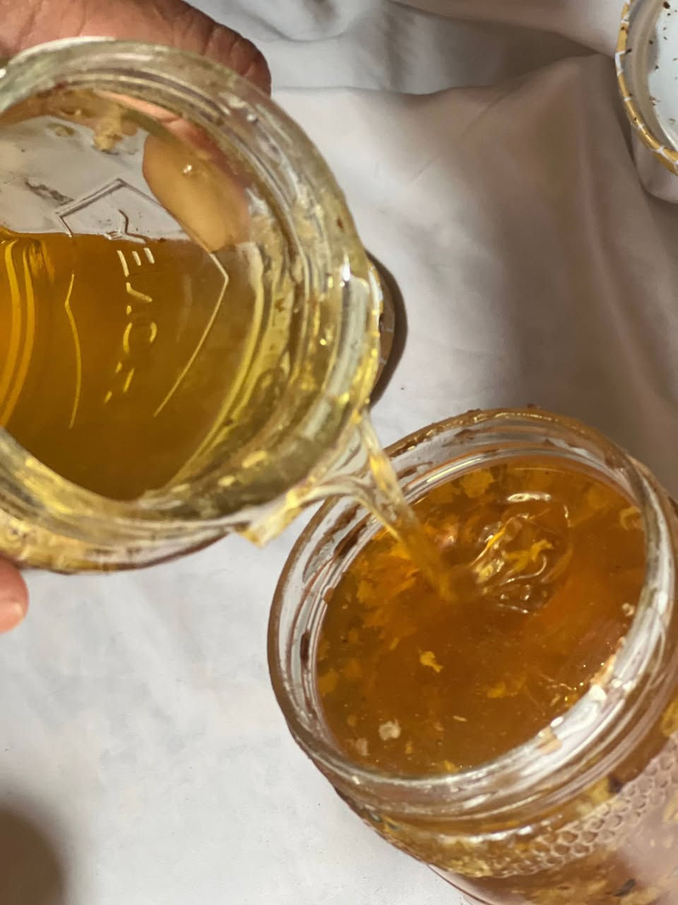 عسل نحل طبيعي 100% 🍯
متوفر الآن 🍯

إذا كنت تبحث عن عسل طبيعي بطعمه الأصلي وجودته العالية، فلدينا ما يناسبك.

✅ عسل نحل طبيعي. 
✅ جودة ممتازة وطعم مميز. 
✅ مناسب للاستخدام اليومي . 
✅ متوفر بكميات مختلفة حسب الطلب.

سعر الكيلو 30 الف 
مكاني كربلاء المقدسة 
📦 يوجد توصيل  (حسب المنطقة). 

📩 للحجز أو الاستفسار مراسله الصفحه.


**إذا كنت صاحب هذا الإعلان وتريد حذفه لأي سبب، رجاءا أرسل رسالة إلى الدعم الفني**