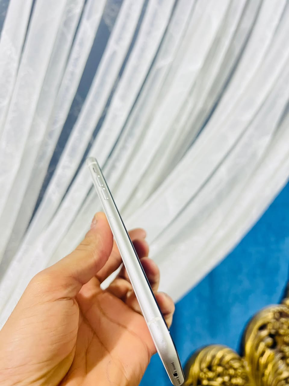 السلام عليكم ايفون 11عادي ذاكرة 128 بطاريه 74 فيس ايدي شغال كامرات سماعات اتصال كلشي شغال الجهاز مكفول من كلشي نضافه 98‎%‎ كارتونه الاصلي السعر 220وبي مجال مكاني البصره حي المهندسين بيع او مراوس ايفون فقط فقط *********** مامتواجد فيس
