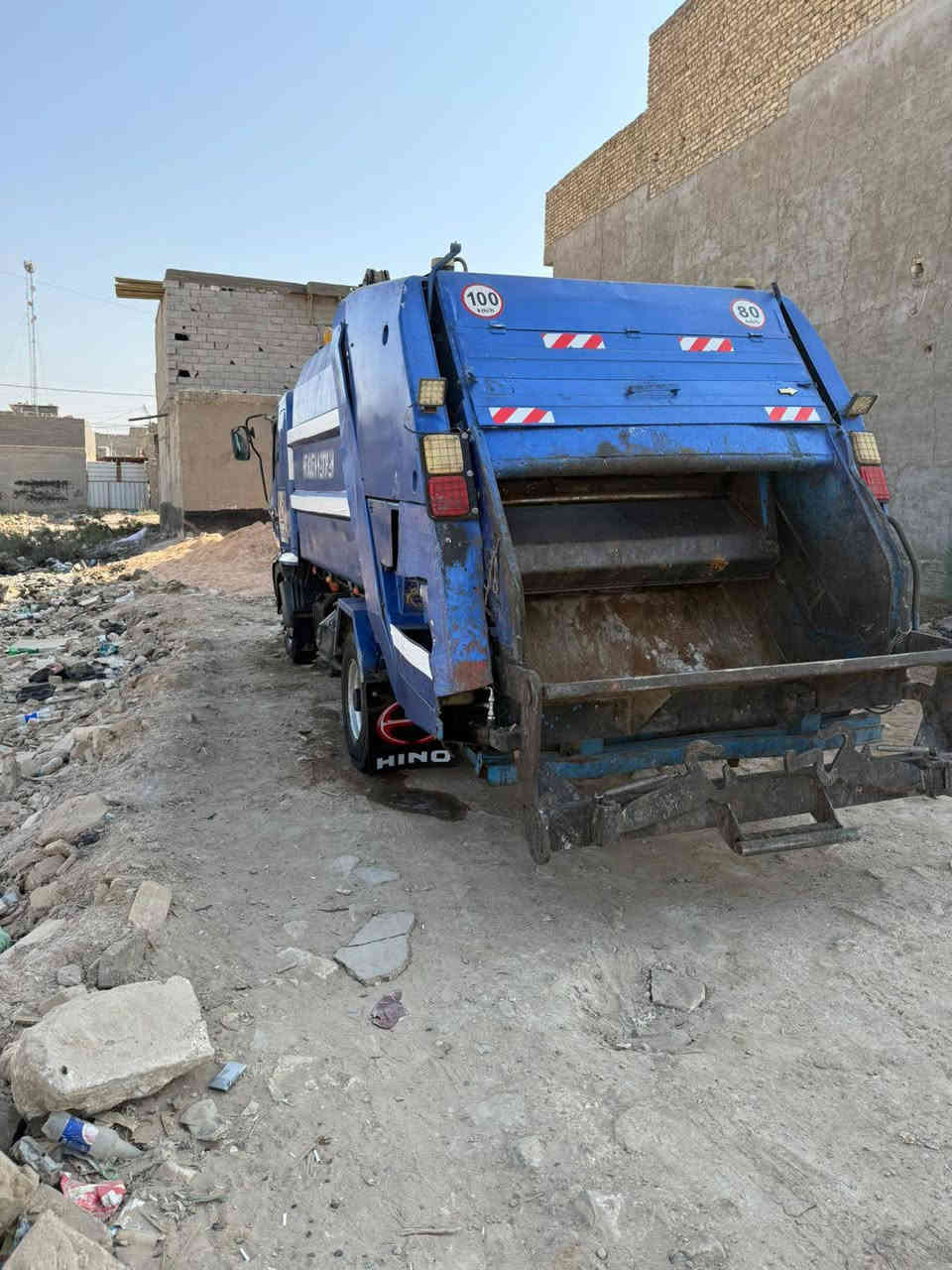 سلام عليكم كابسه شيطان للبيع م  2013
مكينه كمنز 102جديده كبسه 8 ونص 
رقم انكليزي تحويل ثاني يوم هزة جديده 
سياره نضيفه وخير من الله جاهزة وكبل للشارع السعر185 وبيها مجال مكاني بغداد الشعب نهاية حي اور 
الاستفسار اتصل ***********
