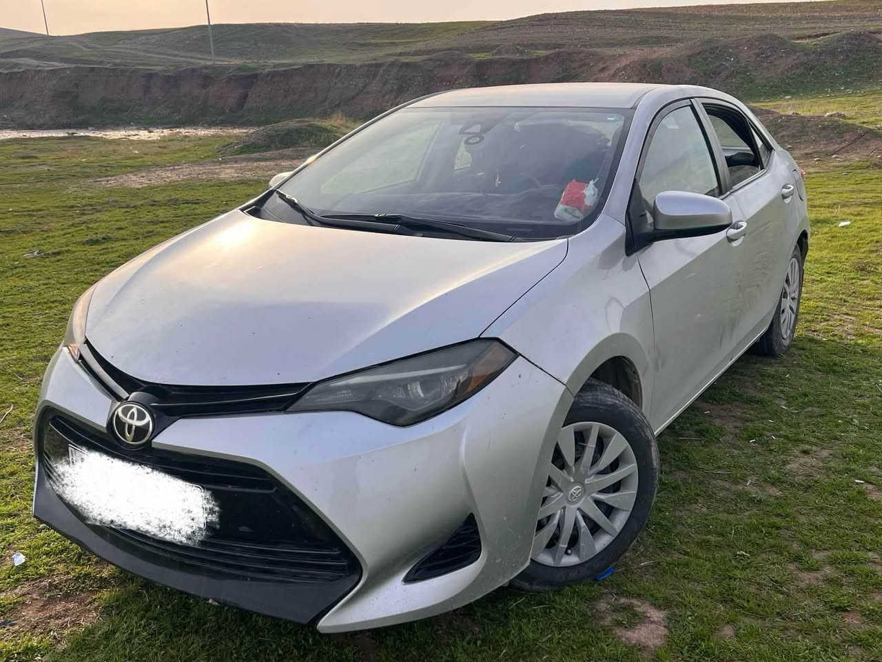 تويوتا كرولا امريكى 
موديل 2018  LE سلفر
رقم سةنةوى نويية تا 2029
سةيارةكة 6 پارچةى بوياغة بى ناوگرتن 
گيرتوماتيكة گير و مكينة و تةبريد تةقةو رةقةشى
بة شةرتة
بي غةرامةية و تةحويل بة شةرت 
ژمارةى موبايل
***********
*********** اكر, نينوى
