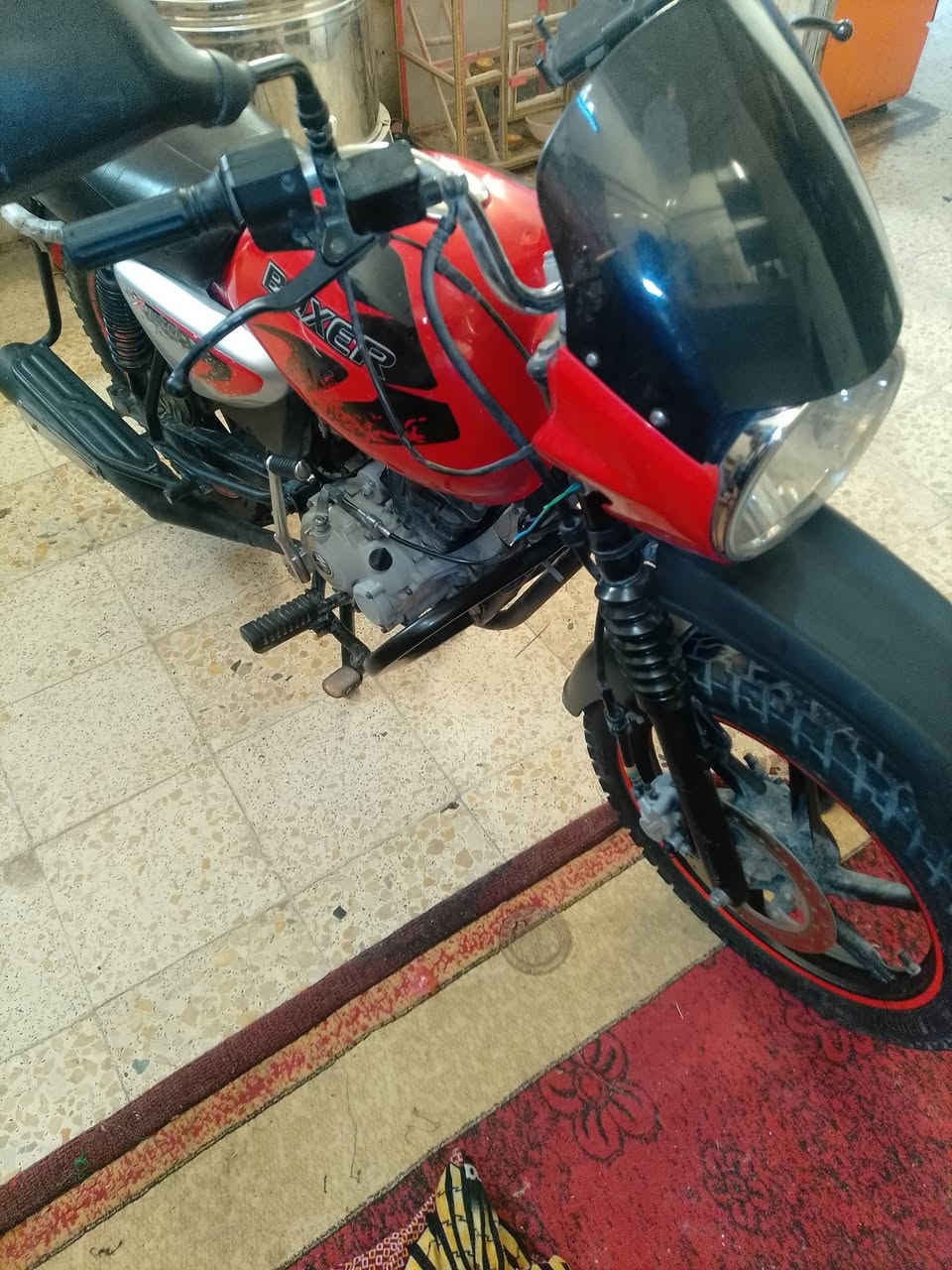 سلام عليكم شباب بوكسر جبلي كدام  عينك النضافه مرقم ديالى مشروع وطني وين متريد تحول مكاني بغداد سبع قصور ***********
