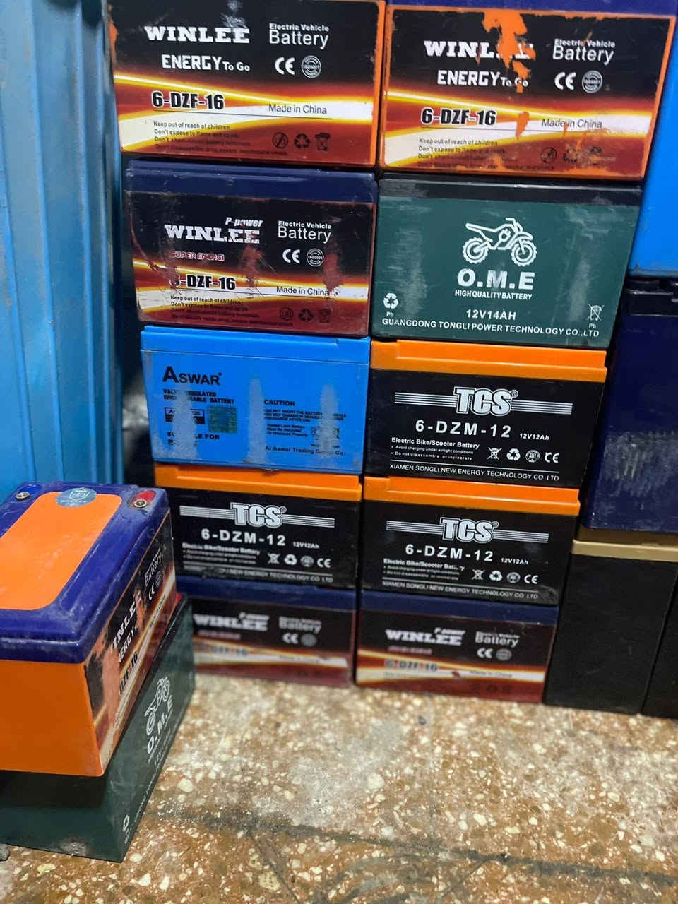 السلام عليكم مثل ما عودتكم جبتلكم بطاريات مستعمله اخو جديد وجبه جديده اخو جديد انواع عندي متوفره  اتصل ع رقم *********** او ادخل خاص مكاني بغداد
