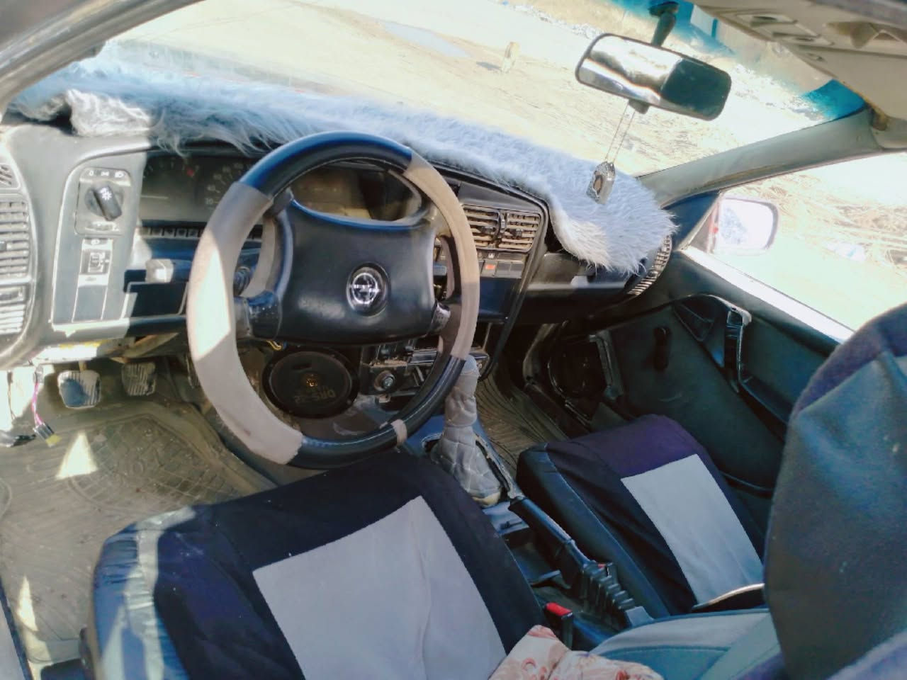 السلام عليكم.اوبل اوميكا موديل 93 رقم نكليزي سنويه مجدده ل30 تحويل مباشر أصولي مكينه وكير جيد جدا تايرات جدد..سعره 18متوازي علبيع ***********.مكاني بابل
