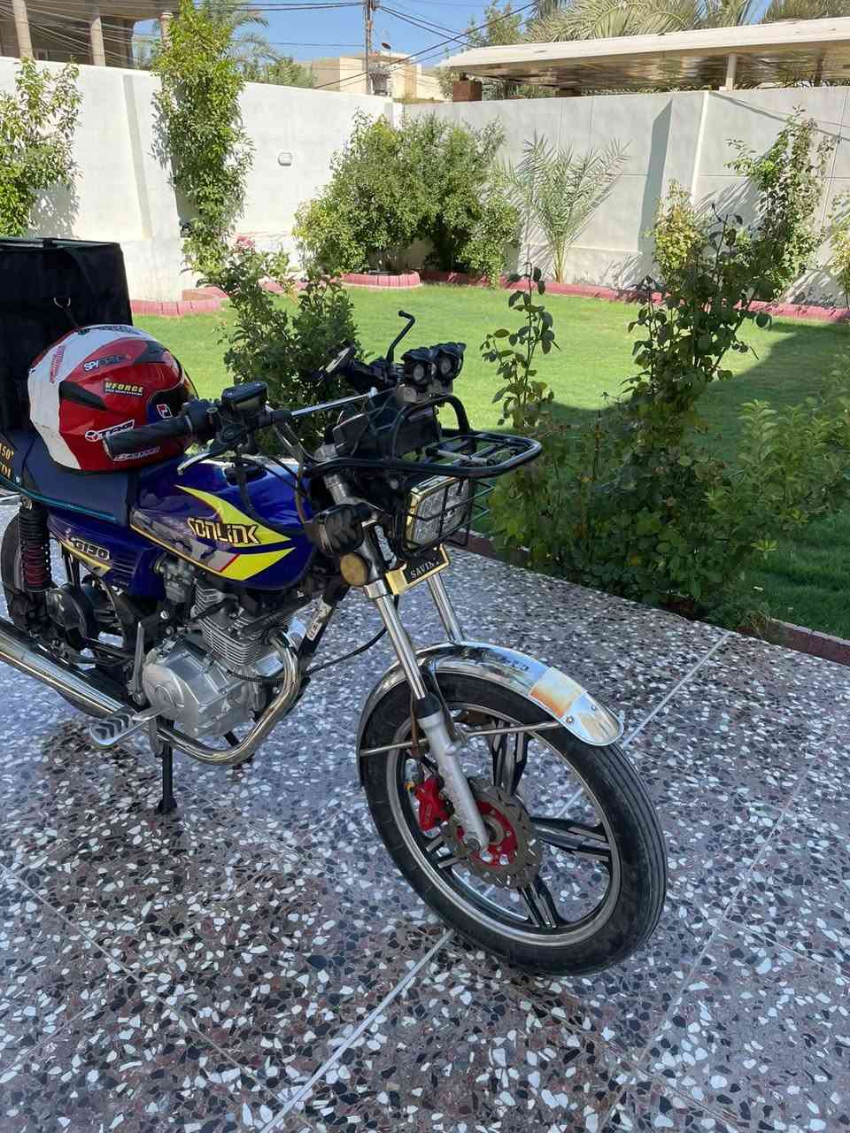 سلام عليكم دراجه سونك للبيع مسجل لوحات انكليزي تحويل شوكت متريد موديل 24 سعر 1400 وبي مجال قليل 
رقم ***********
