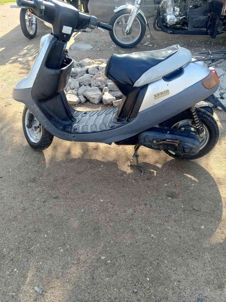 السلام عليكم دراجه بطه للبيع مكينه مفتوحه مره وحده وناعمه شاصي مكفول دراجه جديده كهربائيات شغاله عوزه فقط باتري مكاني سياحي قرب بانزين خانه جوهره كربلاء السعر 275  للاتصال ***********
