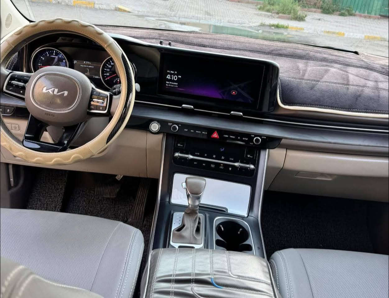 كيا كرنفال Kia Carnival (2023)
🚗 وارد خليجي 🇰🇼كوري🇰🇷
عداد المسافة 21 ألف كم قابل للزيادة🛣️

🎨 اللون أبيض
🔧 محرك 3500 سي سي💪
🪑 كشنات VIP منفصلة
👨‍👩‍👧‍👦 8 ركاب
🧵 دواخل جلد (مدوشمة)💺
🎨 داخلية أوف وايت مدوشمة رصاصي
🛠 جاملغين جهة السايق  رش فقط بدون حادث
✨ سيارة مرتبة وبيها هواي مواصفات

📮 السـعـر 💵عند الاتصال أو على الواتس آب 📩

مكان تواجد السيارة: بغداد / البلديات
رقم صاحب السيارة: ***********
