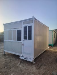 كرفان محل كرفان 3*4  مستعمل نضيف المكان بغداد الرقم 07704558042