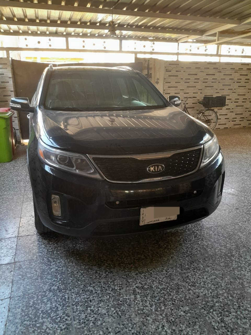 سورنتو ٢٠١٤ فول مواصفات ٥ راكب بأسمي رقم بغداد جاهزه بيه صبغ اقل من ربع البنيد بدون دواخل والدعاميه الخلفيه  وعندي صار بيه بارد بالجاملغ الأيمن فقط السياره نظيفه جدا للاستفسار الاتصال على الرقم ***********

