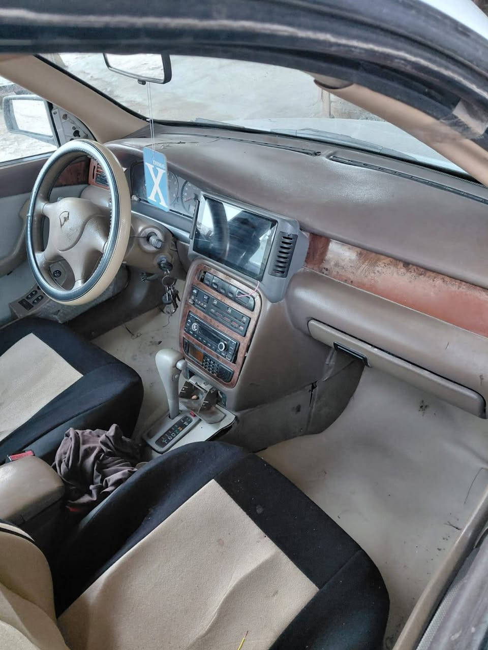 البيع سمند موديل ١١ تخم تاير جديد صدر امامي خلفي تبريد شغال رقم واسط بسمي كير وتو فرنسي سياره احله من صور مكان سياره واسط قضاء الحي *********** سعر ٣٧ وبيه مجال
