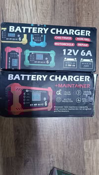 شاحن بطارية ذكي بجهد 12 فولت وقوة 6 أمبير من شركة COREBOX.   يحتوي على...