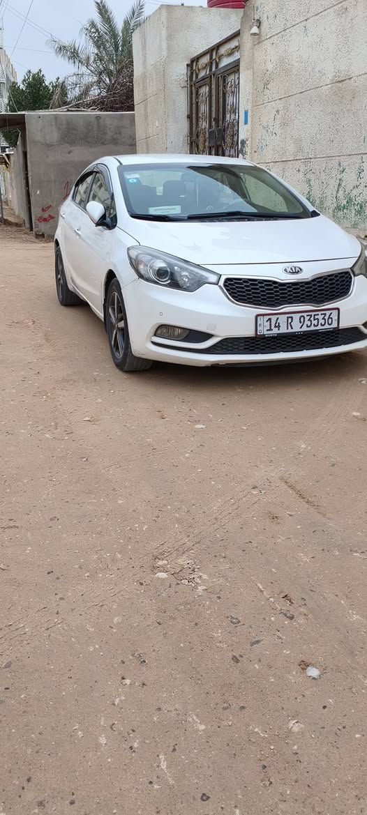 سيراتو 14 خليجي كفالة
سنوية باسمي لل27
ثلاث انضمة قيادة 
تحكم سترن
لايت زنون
مرايات شفط مع السويج
شفتات ستيرن
السيارة جاهزة حدادية
تخم تاير  مكينة 1600 دكشن عالي السيارة جاهزة وحلوة مال جناي
السعر( 130) وبيها مجال 
رقمي واتساب ***********
