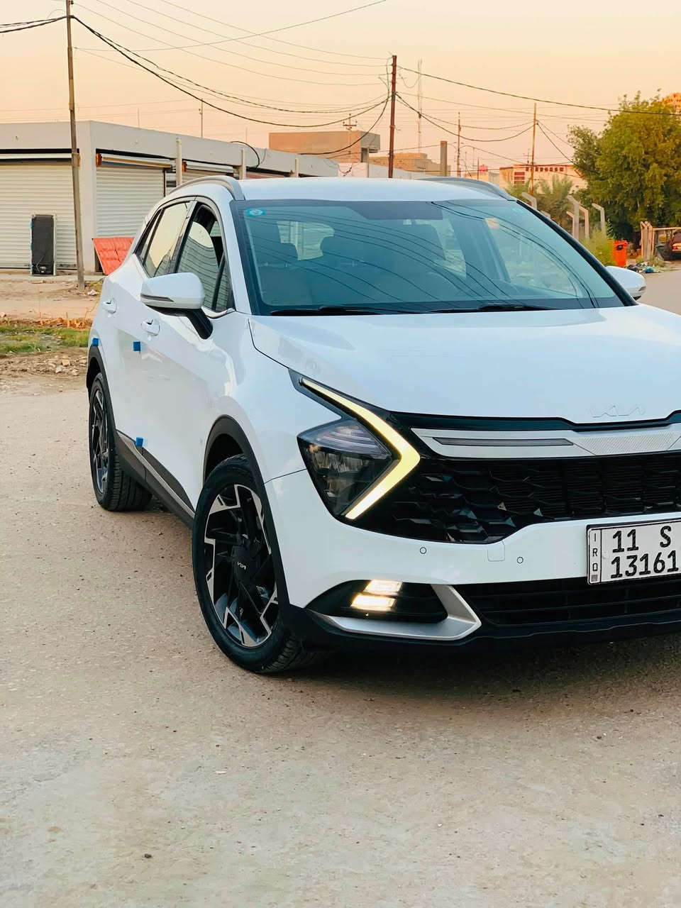 السلام عليكم
كيا سبورتج 2023 خليجي 
كفالهً عامة 
ماشية 67 كيلو
رقم بغداد الجديد 
محرك 2000 DOHC
بصمة  تشغيل عن بعد + ترحيب 
شاشة اصلية Apple CarPlay, Android CarPlay
حساسات امامي خلفي
كامرة خلفية HD
الكشنات الامامية كهرباء ثلالث حركات
تدفئة ستيرن و الكشنات الامامية 
تبريد قطعتين 
منفذ شحن USB مع منفذ Type-C 
منافذ شحن للمقاعد الخلفية عدد 2 Type-C
شحن هاتف وايرليس Wireless Car Charger
تايرات جديدة حجم 19 
تحكم ستيرن جهتين مع شفتات سرعة 
مانع انزلاق مع اوتو هولد مع مثبت سرعة  Cruise, Auto Hold, ABS
اربع انظمة قيادة Smart
اشاير بالمري +المري شفط
لدات اماميه شباك لكزز مع 
لدات خلفيه 
سبيره العده ع وضع الشركه مانازل 
سعر 200 
***********
