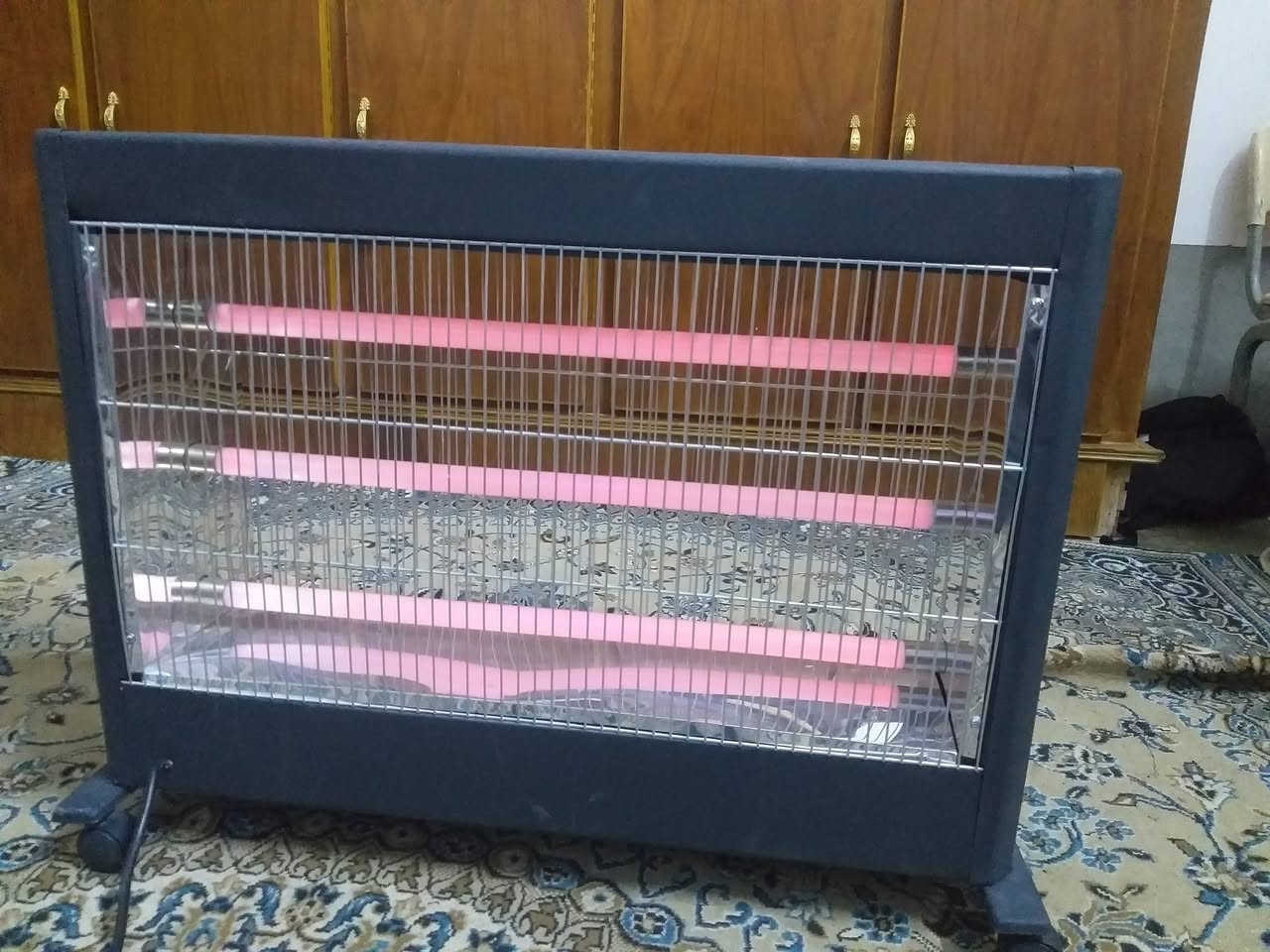 مدفئة كهربائية للبيع مستعمل عدة ساعات للتجربة فقط السعر ٣٥ رقم الموبايل ***********
