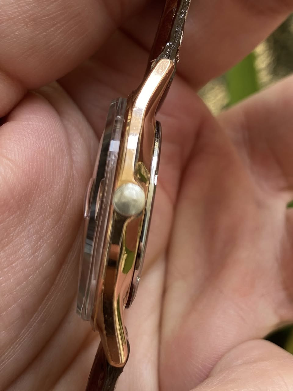 جمال الفنتج المخزن 

جوفيال سويسري اصلي 

نصب تكويك 

طرة ذهب 

تعمل بكفاءة عالية

مينا جدا مميزة 

نظافة تامة

طلاء ذهب 

تاريخ يومي 

مقاومة للماء 

زجاج مقاوم للخدوش

دكمة اصلية معلم جوفيال

سير مستبدل جلد اصلي 

القطر ٣٤

السعر ٨٥ الف 

يوجد توصيل لجميع المحافظات 

***********
