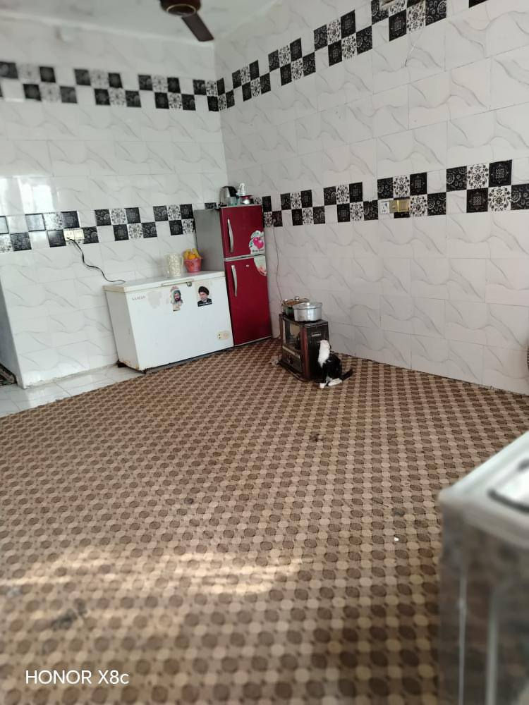 بيت زراعي للبيع مساحه 200 استقبال 9×4
صاله 8×4
مطبخ 5×4.                 مكان نهاية شارع زمن طاهر 
صاله زغيره 4×4
غرفتين 6×4
 الاستفسار اتصل *********** بي واتساب 
 ***********
