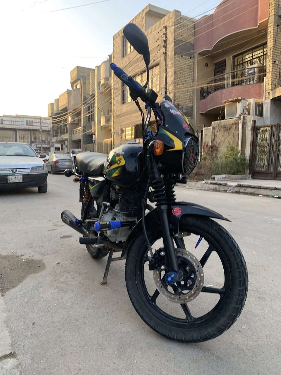 سلام عليكم
دراجه بوكسر موديل (21)
محدث جبلي ماشه ودبلات جبلي
جاملغ دايوان
عنبار امامي وفلنجة
تايرات جديده 
الدهن موتل الاحمر 
دراجه نضيفة شوفت عينك تجي وتشوفها بعد احلى من الصور
مكينة وكير خير من الله
لاتنقيص ولاتبخير
تروح تفحص يم الفيتر قبل لاتاخذ
أوراق كاملة بدون لوحات 
وبخدمتكم
السعر (مليون و ٢٠٠)
***********
