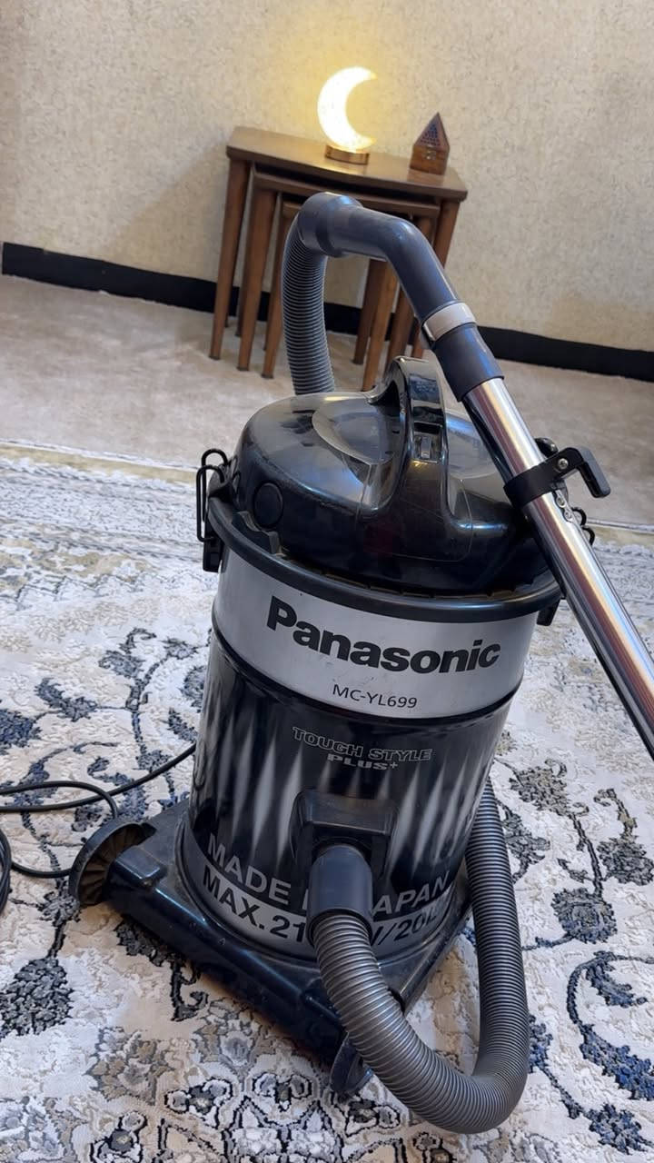 مكنسة كهربائية باناسونك 20 لتر / 2100 واط صناعة ياباني نظيفة جداً مواصفاتها مكتوبة بالصورة👇🏻سعرها بالموقع👇🏻 
للبيع بسعر ١٥٠ الف و بيها مجال 🌙✨


**إذا كنت صاحب هذا الإعلان وتريد حذفه لأي سبب، رجاءا أرسل رسالة إلى الدعم الفني**