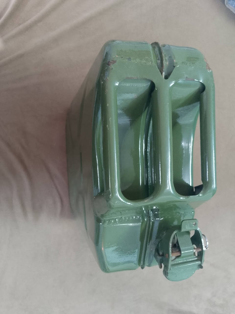 جلكان قديم نضيف جداا جداا العنوان بغداد ***********
