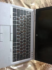 hp elitebook 2560p معالج i5-2410 رامات 6 ddr3 تخزين الجهاز ssd256 ملاح...