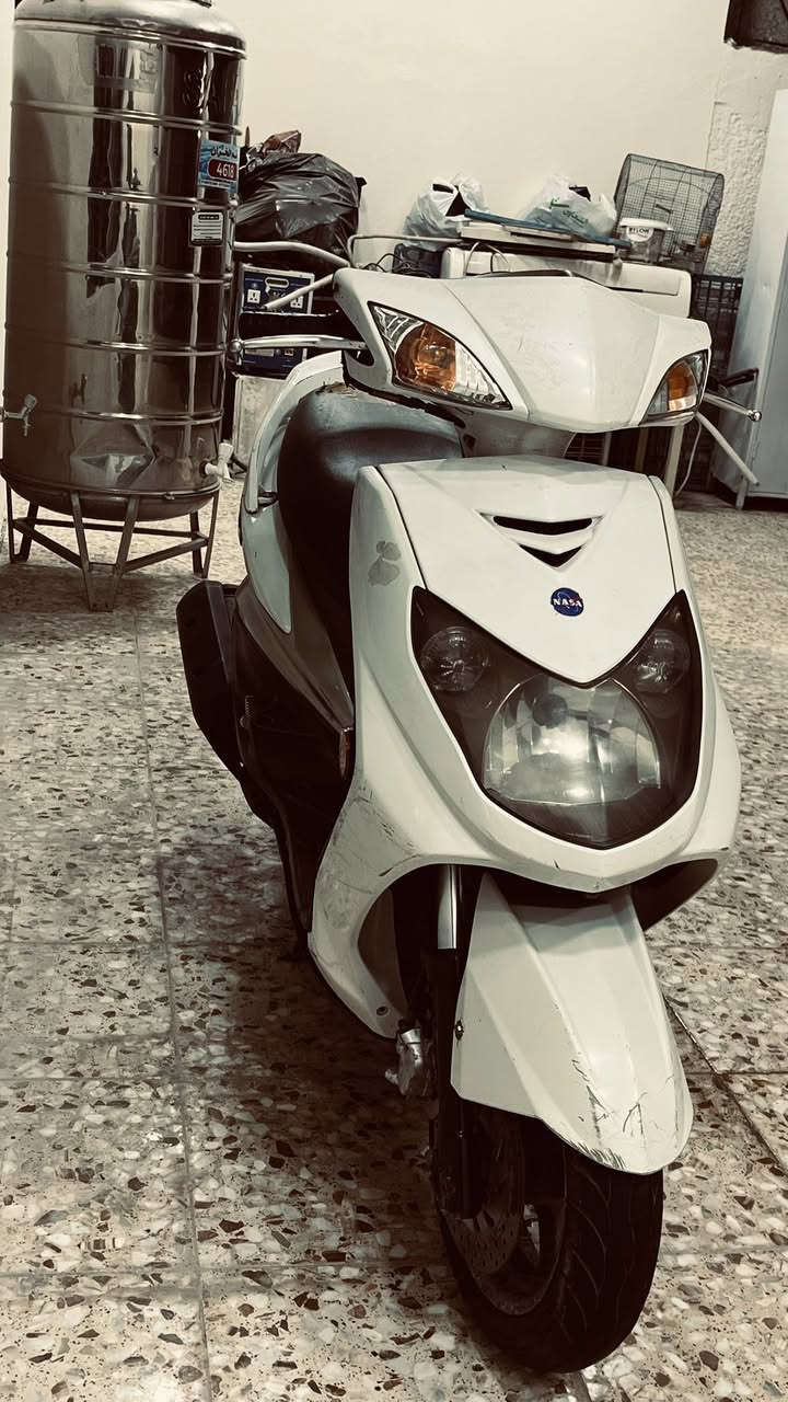 سكنس فحل كوري نوزل الدراجة كفالة شلعة ومعدل نضافة الكفرات مثل ما موضح بالصور نقصها بس ترايش مكان الدراجة بغداد مدينة الصدر 
سعرها 700 الف وبيها مجال
***********
